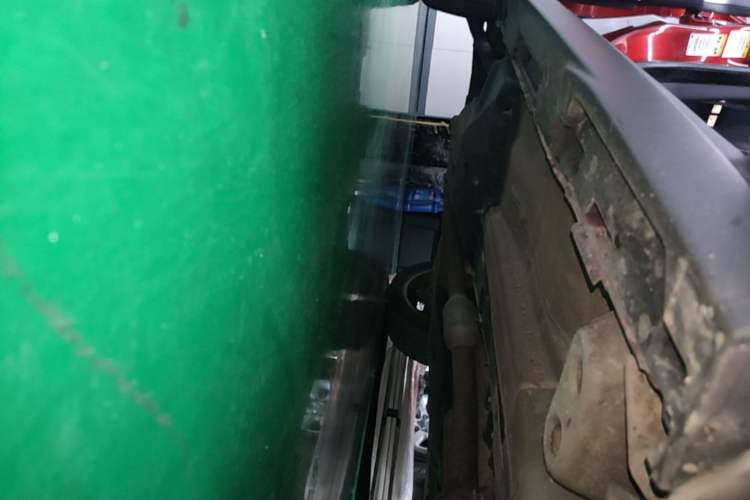Used Land Rover Range Evoque 2014 2.0T 5-Door Ignite Edition Right Side Sill