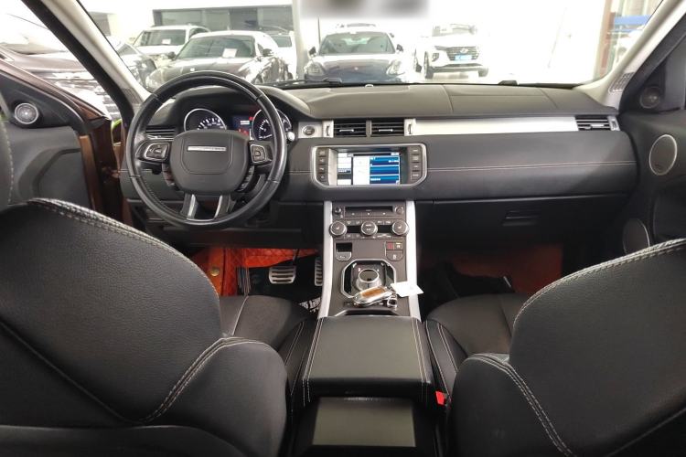 Used Land Rover Range Evoque 2014 2.0T 5-Door Ignite Edition Center Console