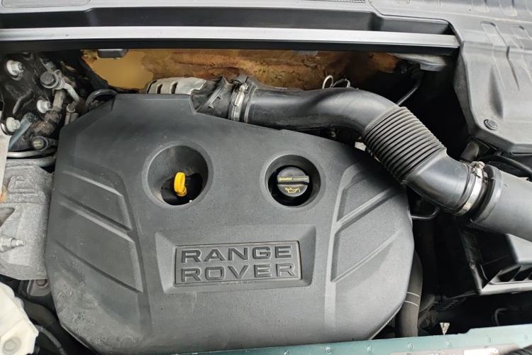 Used Land Rover Range Evoque 2014 2.0T 5-Door Luxury Edition Engine Bay