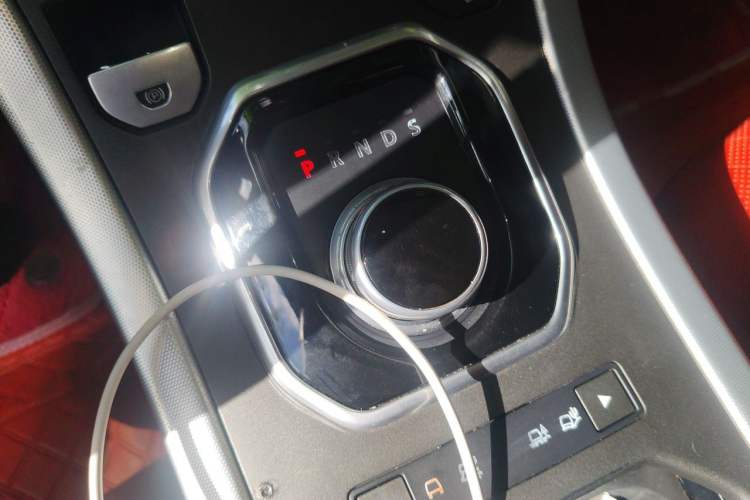 Used Land Rover Range Evoque 2014 2.0T 5-Door Ignite Edition Gear Lever