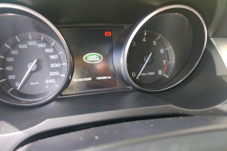 Used Land Rover Range Evoque 2014 2.0T 5-Door Ignite Edition Odometer Close Up