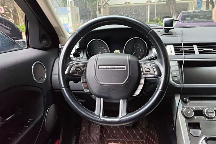 Used Land Rover Range Evoque 2014 2.0T 5-Door Luxury Edition Steering Wheel