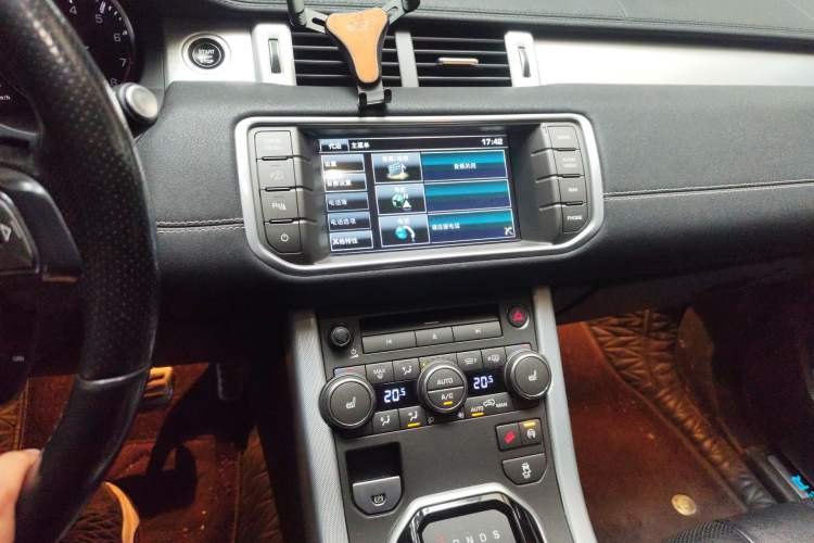 Used Land Rover Range Evoque 2014 2.0T 5-Door Ignite Edition Audio And AC Panel