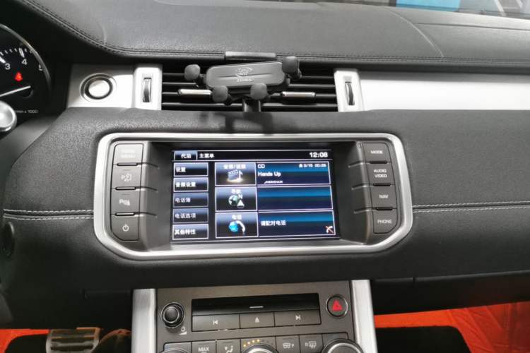 Used Land Rover Range Evoque 2014 2.0T 5-Door Ignite Edition Audio And AC Panel