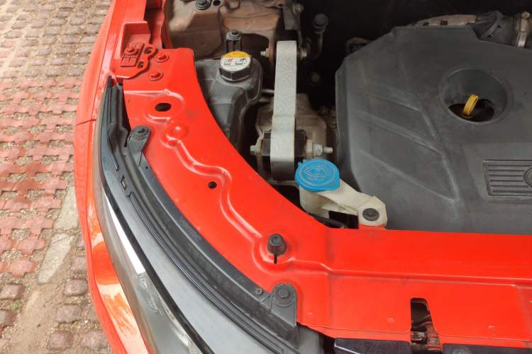 Used Land Rover Range Evoque 2014 2.0T 5-Door Ignite Edition Engine Bay Right
