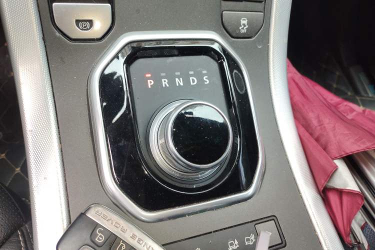 Used Land Rover Range Evoque 2014 2.0T 5-Door Ignite Edition Gear Lever