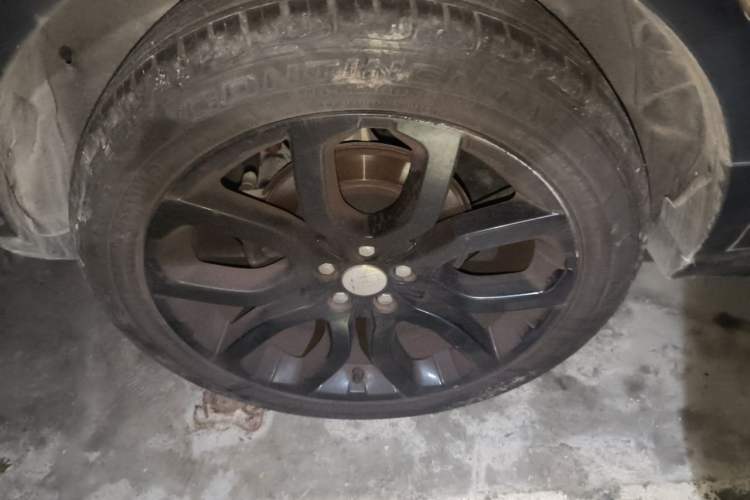 Used Land Rover Range Evoque 2014 2.0T 5-Door YAOZHEN Edition Right Front Wheel Hub