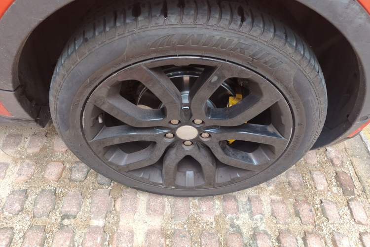 Used Land Rover Range Evoque 2014 2.0T 5-Door Ignite Edition Right Front Wheel Hub
