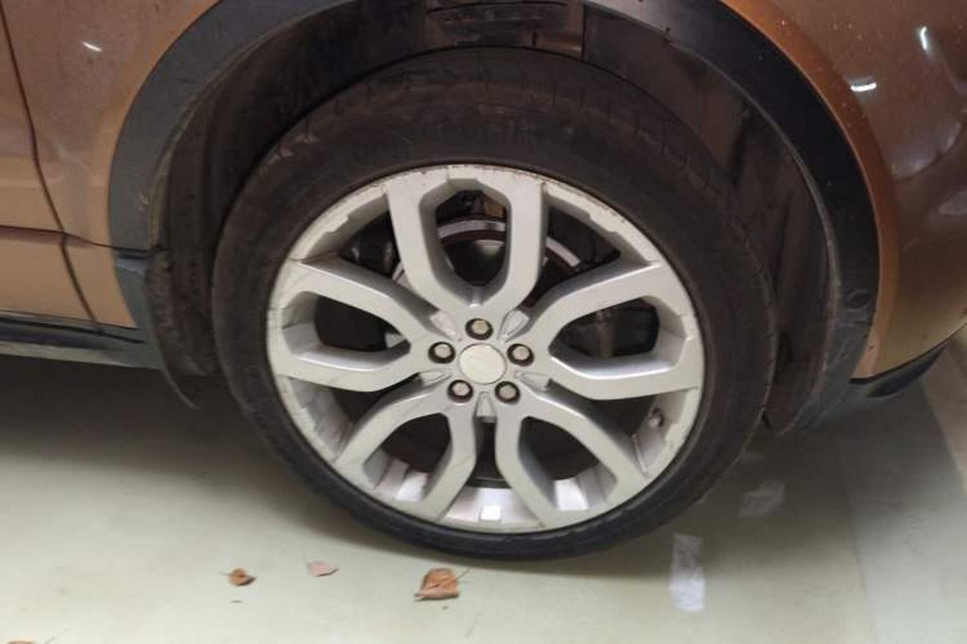 Used Land Rover Range Evoque 2014 2.0T 5-Door Ignite Edition Right Front Wheel Hub
