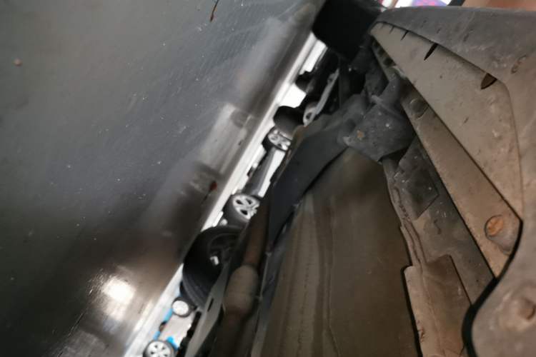 Used Land Rover Range Evoque 2014 2.0T 5-Door Ignite Edition Right Side Sill
