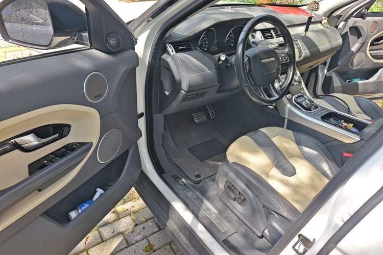 Used Land Rover Range Evoque 2014 2.0T 5-Door Ignite Edition Driver Seat
