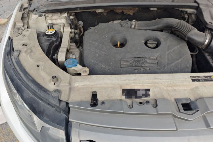 Used Land Rover Range Evoque 2014 2.0T 5-Door Luxury Edition Engine Bay Right