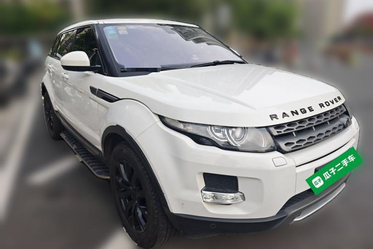 Used Land Rover Range Evoque 2014 2.0T 5-Door Luxury Edition Front Right 45 Deg