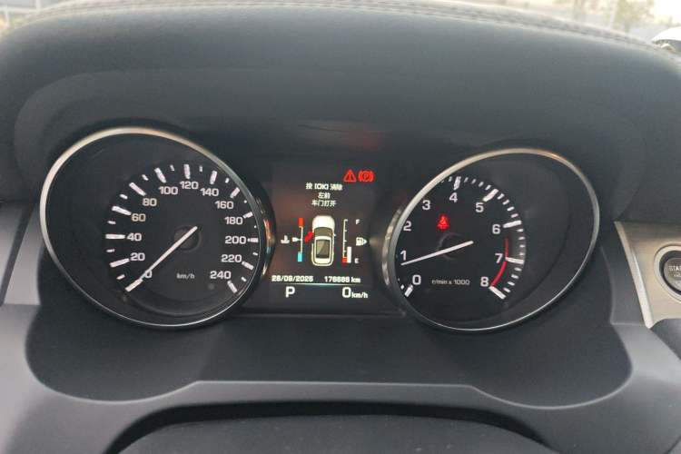 Used Land Rover Range Evoque 2014 2.0T 5-Door Luxury Edition Instrument Cluster