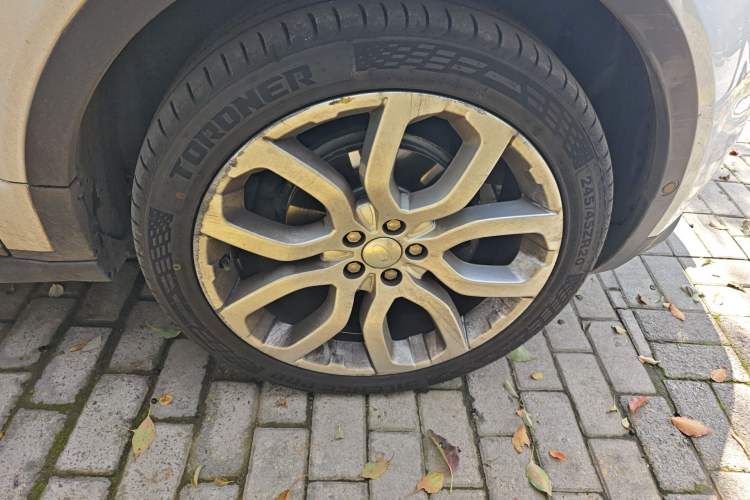 Used Land Rover Range Evoque 2014 2.0T 5-Door Ignite Edition Right Front Wheel Hub