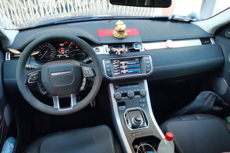 Used Land Rover Range Evoque 2014 2.0T 5-Door Ignite Edition Center Console