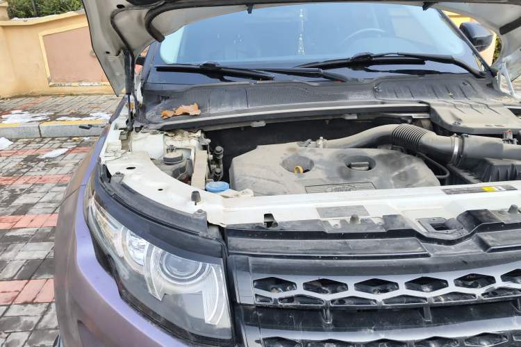 Used Land Rover Range Evoque 2014 2.0T 5-Door Ignite Edition Engine Bay Right