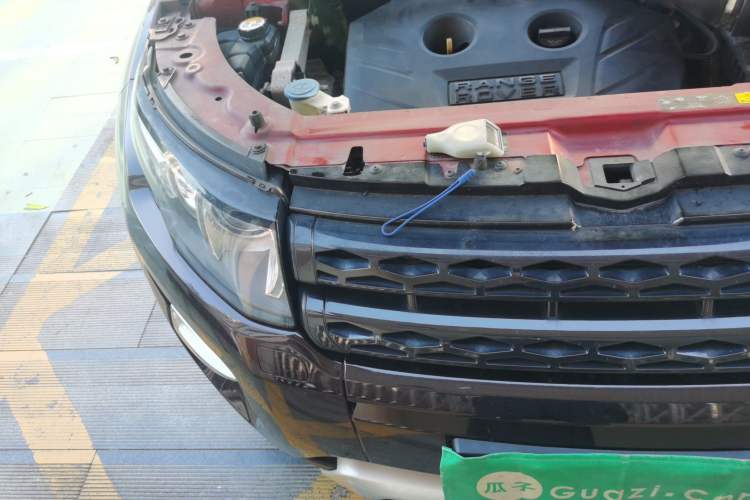 Used Land Rover Range Evoque 2014 2.0T 5-Door Ignite Edition Engine Bay Right