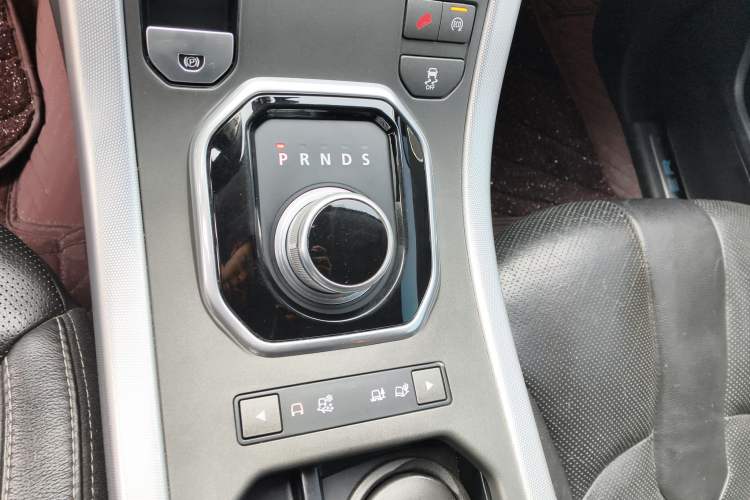 Used Land Rover Range Evoque 2014 2.0T 5-Door Ignite Edition Gear Lever