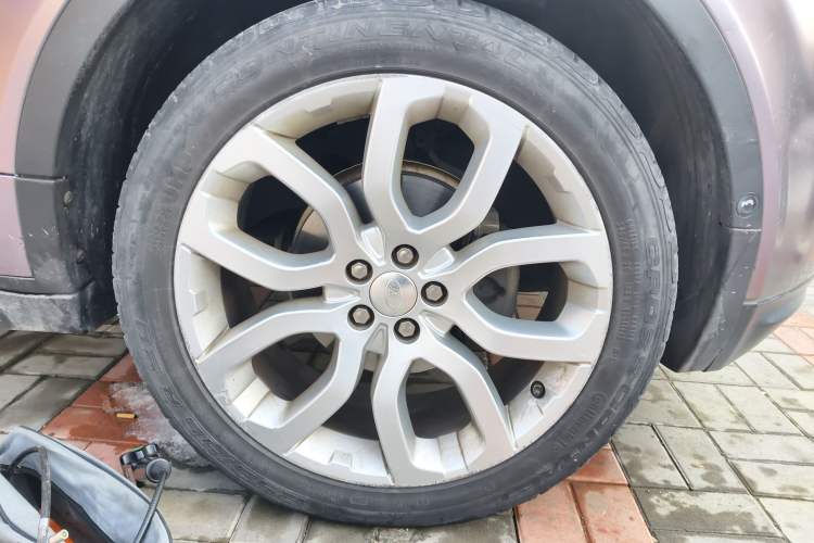 Used Land Rover Range Evoque 2014 2.0T 5-Door Ignite Edition Right Front Wheel Hub