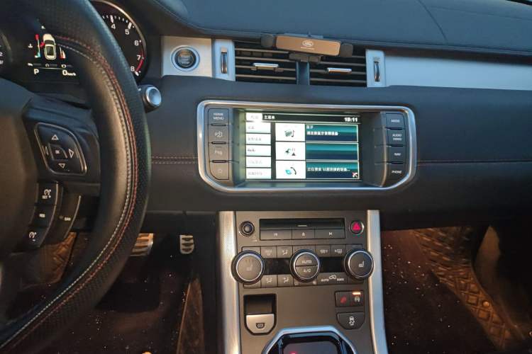 Used Land Rover Range Evoque 2014 2.0T 5-Door Ignite Edition Audio And AC Panel