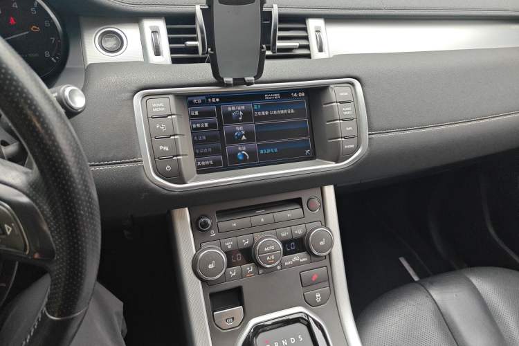 Used Land Rover Range Evoque 2014 2.0T 5-Door Christmas Limited Edition Audio And AC Panel