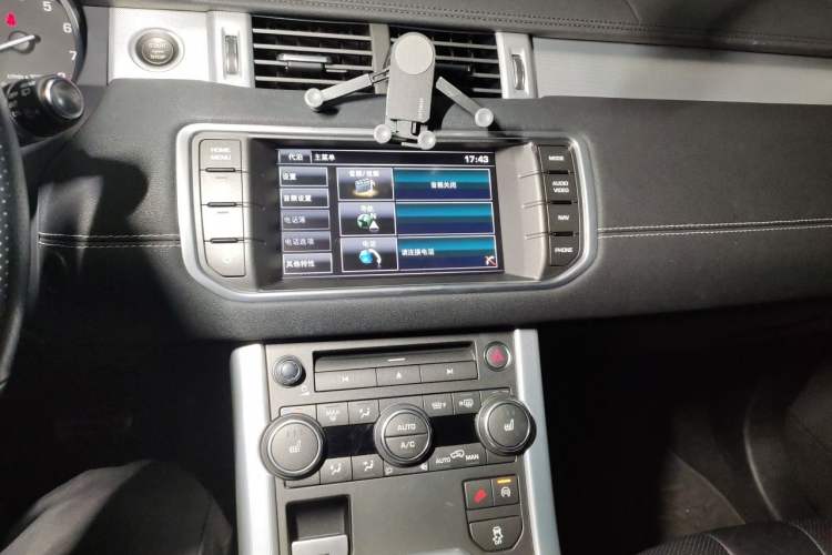 Used Land Rover Range Evoque 2014 2.0T 5-Door Ignite Edition Audio And AC Panel