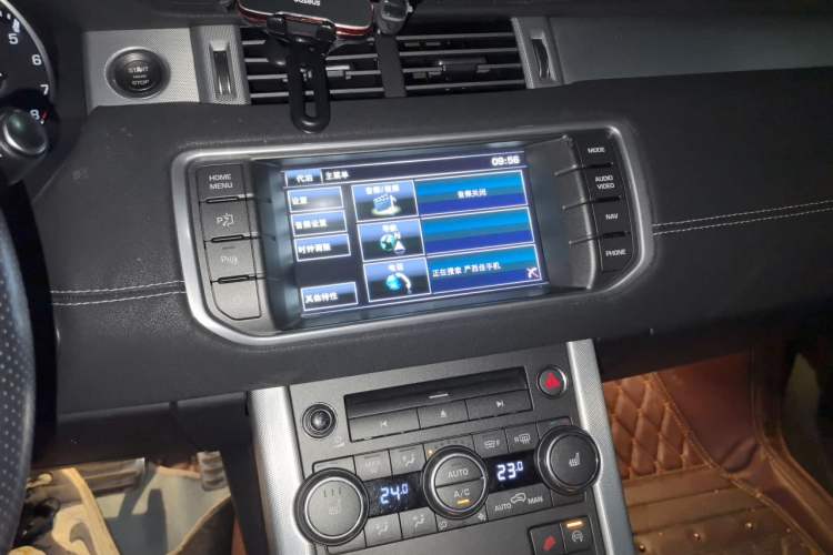 Used Land Rover Range Evoque 2014 2.0T 5-Door Ignite Edition Audio And AC Panel