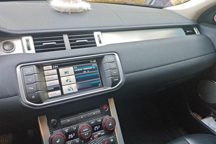 Used Land Rover Range Evoque 2014 2.0T 5-Door Luxury Edition Audio And AC Panel