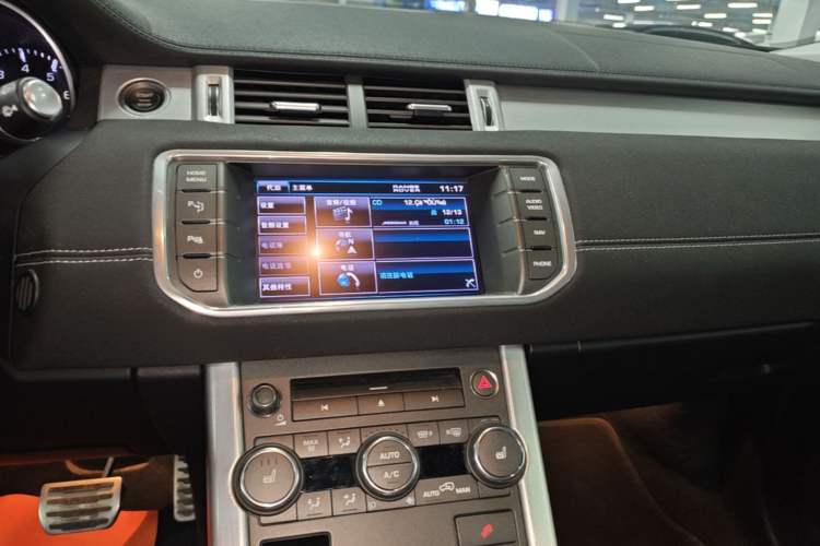 Used Land Rover Range Evoque 2014 2.0T 5-Door Christmas Limited Edition Audio And AC Panel
