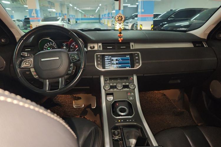 Used Land Rover Range Evoque 2014 2.0T 5-Door Ignite Edition Center Console