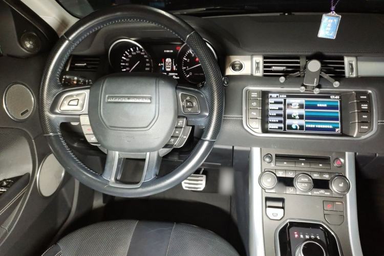 Used Land Rover Range Evoque 2014 2.0T 5-Door Ignite Edition Center Console