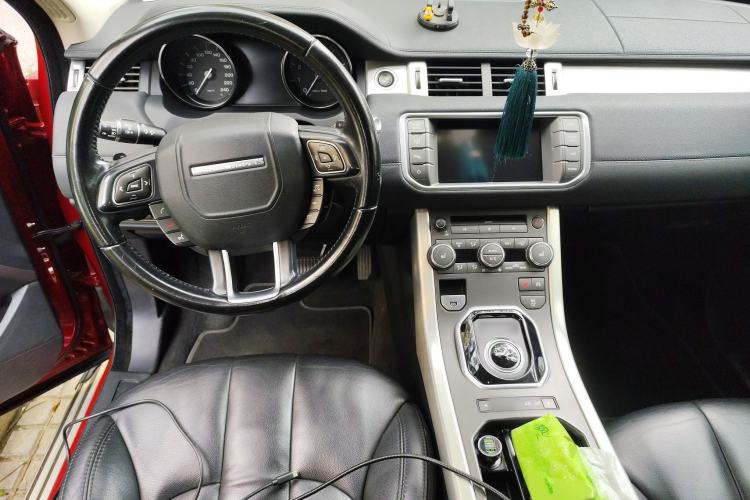 Used Land Rover Range Evoque 2014 2.0T 5-Door Luxury Edition Center Console
