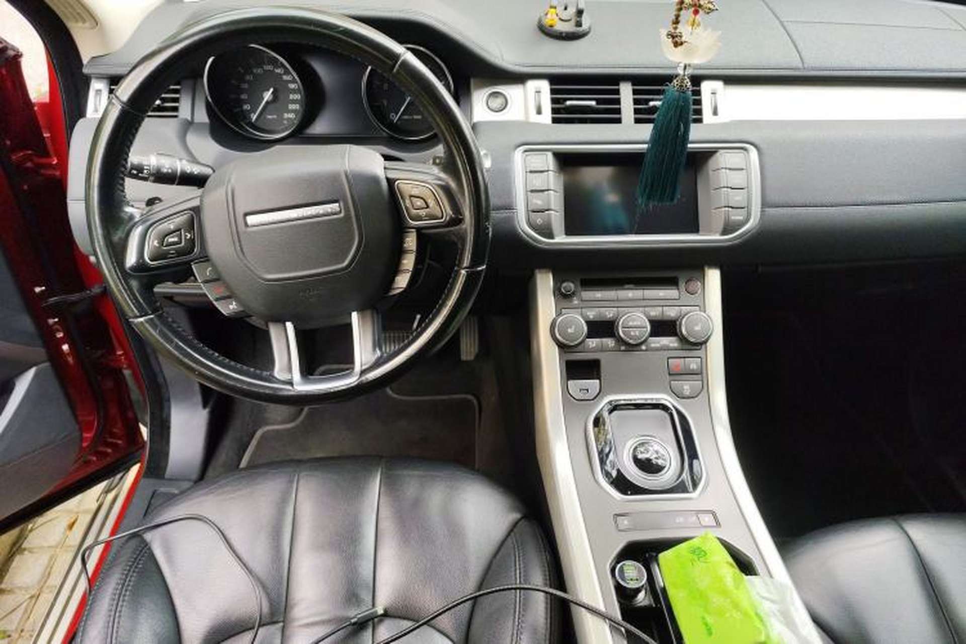 Used Land Rover Range Evoque 2014 2.0T 5-Door Luxury Edition Center Console