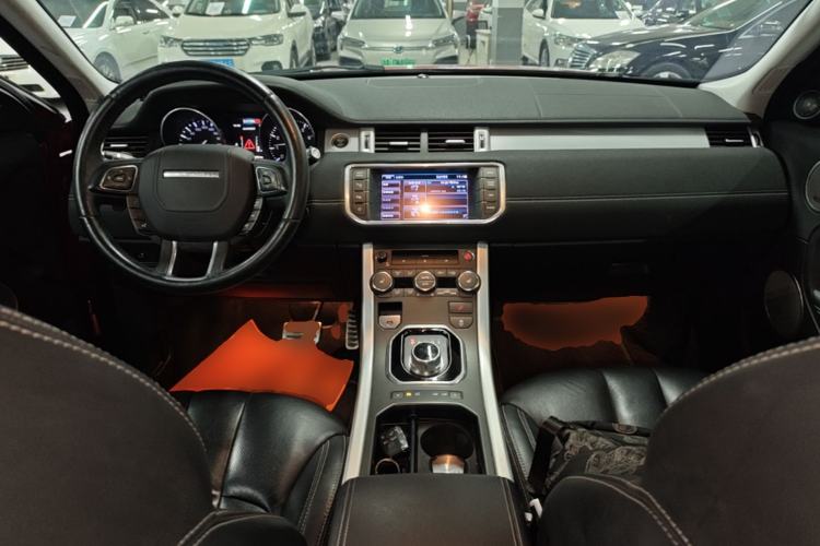 Used Land Rover Range Evoque 2014 2.0T 5-Door Christmas Limited Edition Center Console
