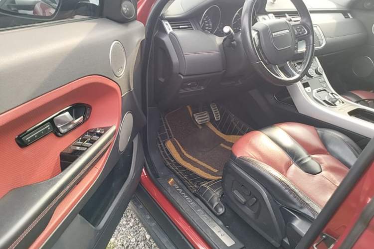 Used Land Rover Range Evoque 2014 2.0T 5-Door Ignite Edition Driver Seat