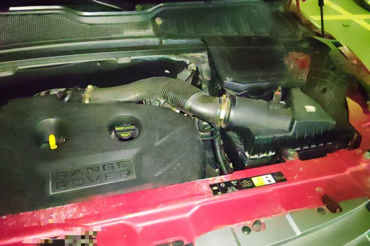 Used Land Rover Range Evoque 2014 2.0T 5-Door Luxury Edition Engine Bay Left