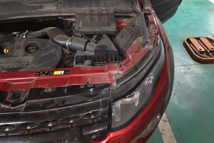 Used Land Rover Range Evoque 2014 2.0T 5-Door Ignite Edition Engine Bay Left