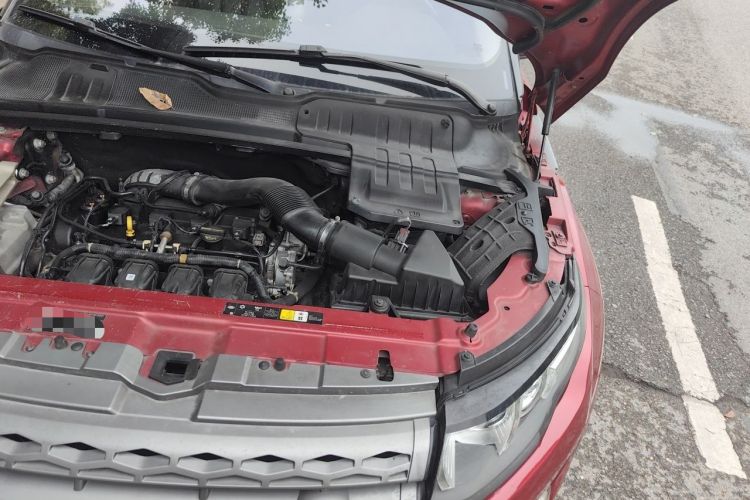 Used Land Rover Range Evoque 2014 2.0T 5-Door Luxury Edition Engine Bay Left