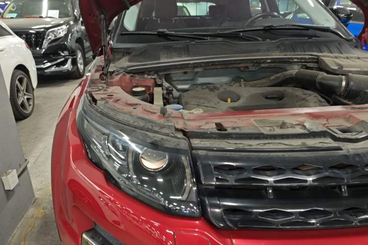 Used Land Rover Range Evoque 2014 2.0T 5-Door Christmas Limited Edition Engine Bay Right