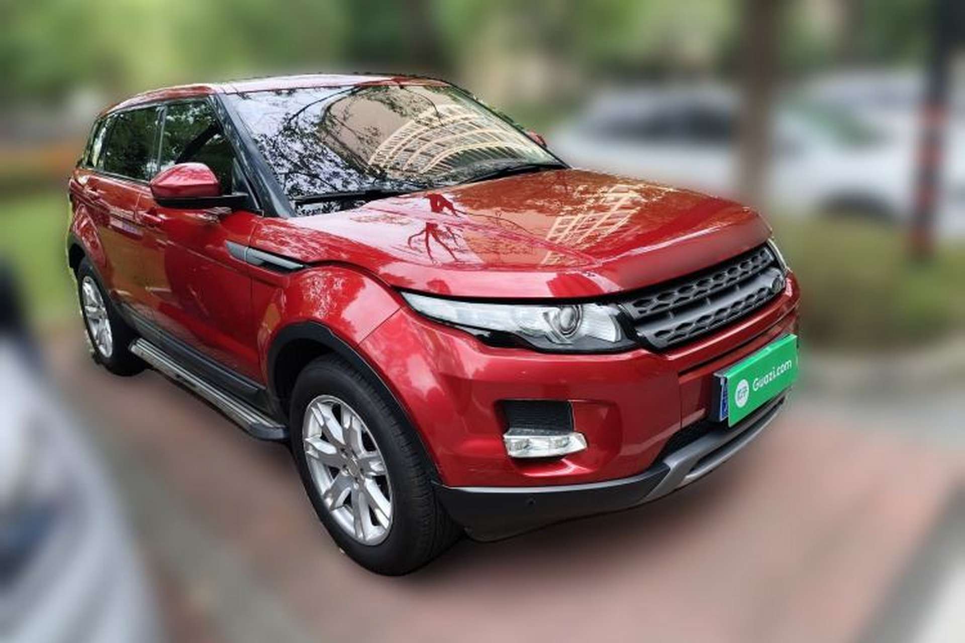 Used Land Rover Range Evoque 2014 2.0T 5-Door Luxury Edition Front Right 45 Deg