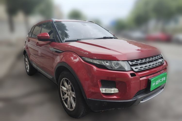 Used Land Rover Range Evoque 2014 2.0T 5-Door Luxury Edition Front Right 45 Deg