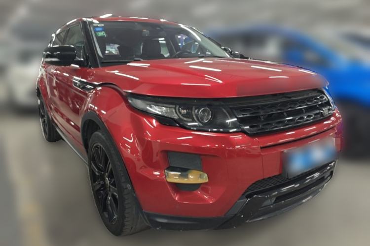 Used Land Rover Range Evoque 2014 2.0T 5-Door Christmas Limited Edition Front Right 45 Deg