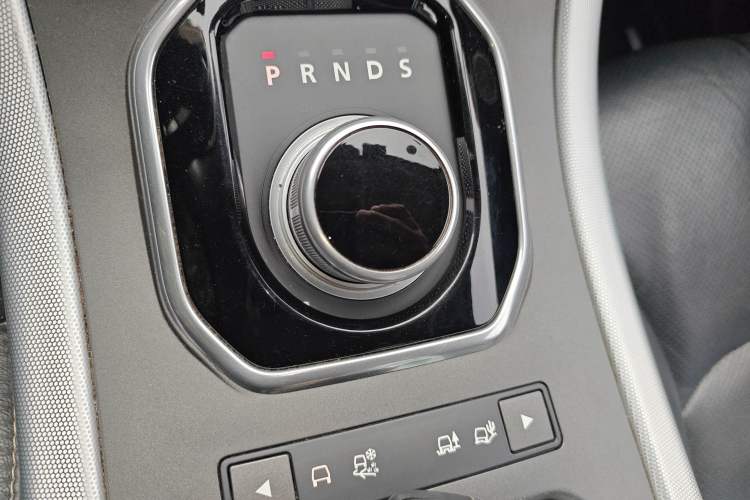 Used Land Rover Range Evoque 2014 2.0T 5-Door Christmas Limited Edition Gear Lever