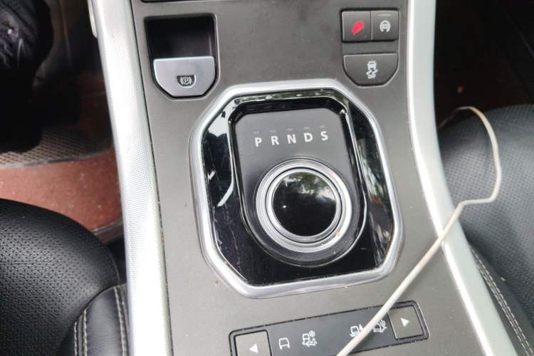 Used Land Rover Range Evoque 2014 2.0T 5-Door Ignite Edition Gear Lever