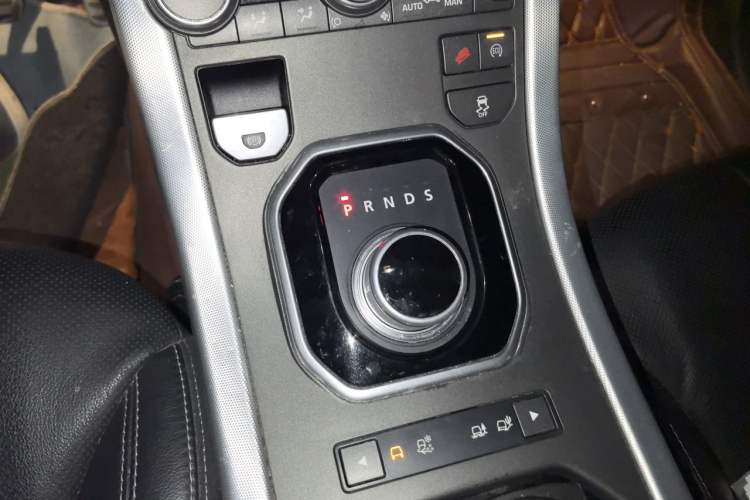 Used Land Rover Range Evoque 2014 2.0T 5-Door Ignite Edition Gear Lever