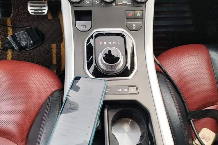 Used Land Rover Range Evoque 2014 2.0T 5-Door Ignite Edition Gear Lever