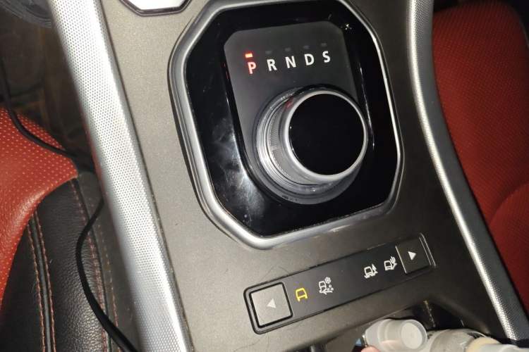 Used Land Rover Range Evoque 2014 2.0T 5-Door Ignite Edition Gear Lever
