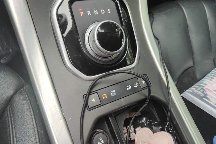 Used Land Rover Range Evoque 2014 2.0T 5-Door Luxury Edition Gear Lever