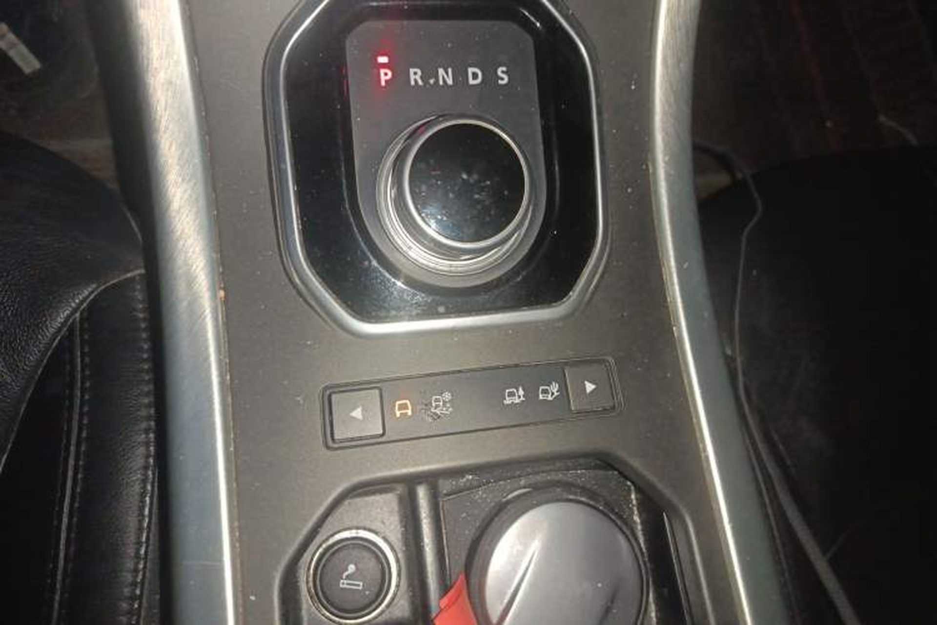 Used Land Rover Range Evoque 2014 2.0T 5-Door Luxury Edition Gear Lever